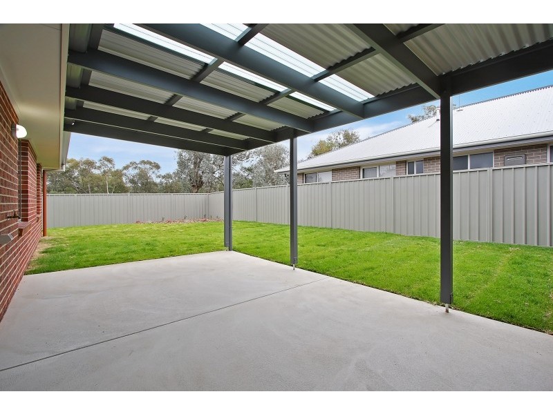 69 Songlark Crescent, Thurgoona NSW 2640