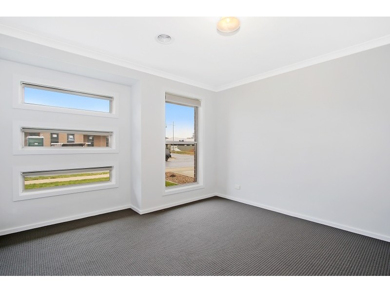 69 Songlark Crescent, Thurgoona NSW 2640