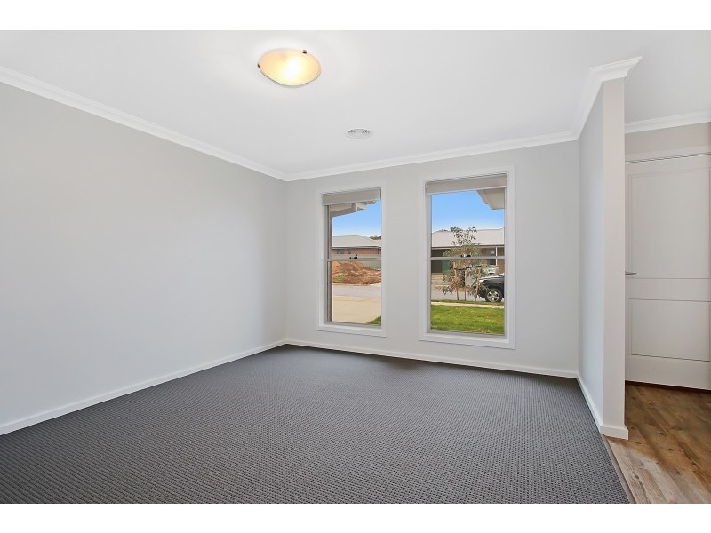 69 Songlark Crescent, Thurgoona NSW 2640