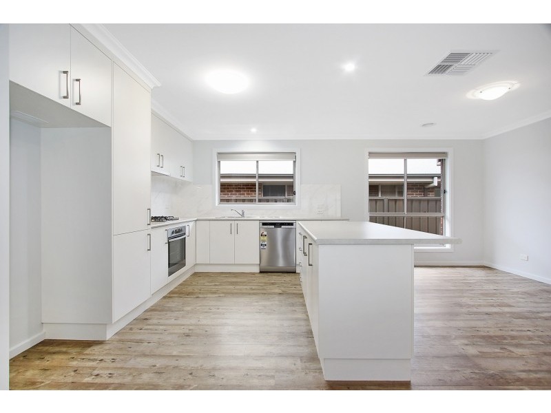 69 Songlark Crescent, Thurgoona NSW 2640
