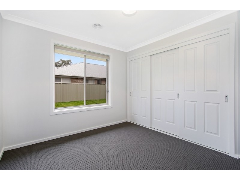 69 Songlark Crescent, Thurgoona NSW 2640