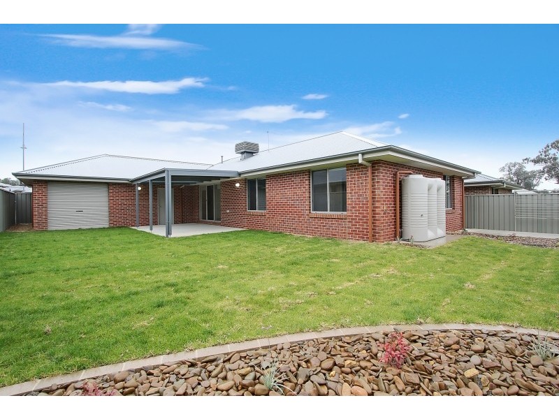 69 Songlark Crescent, Thurgoona NSW 2640
