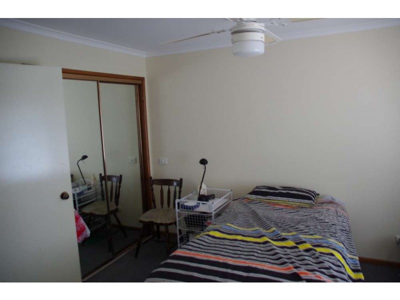 2/4 Kambora Court, Lavington NSW 2641