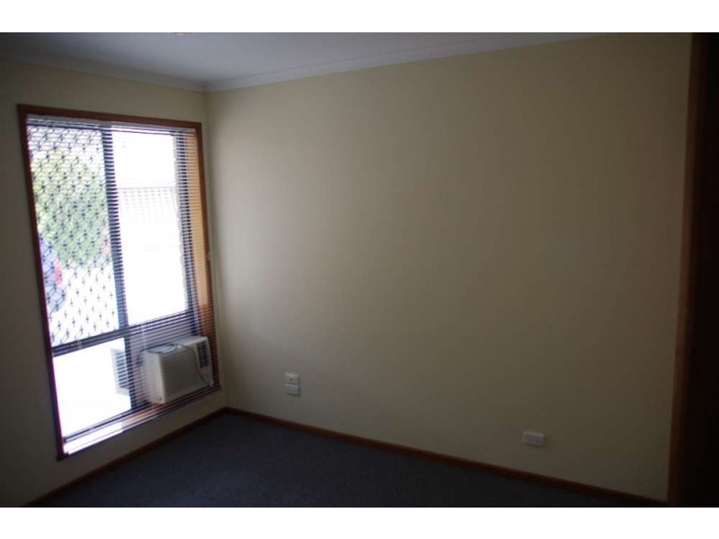 2/4 Kambora Court, Lavington NSW 2641