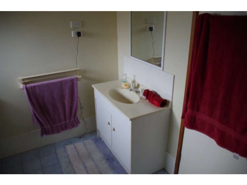 2/4 Kambora Court, Lavington NSW 2641