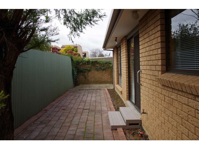 2/4 Kambora Court, Lavington NSW 2641