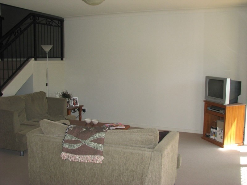 3/2-10 Geraldton Drive, Varsity Lakes QLD 4227