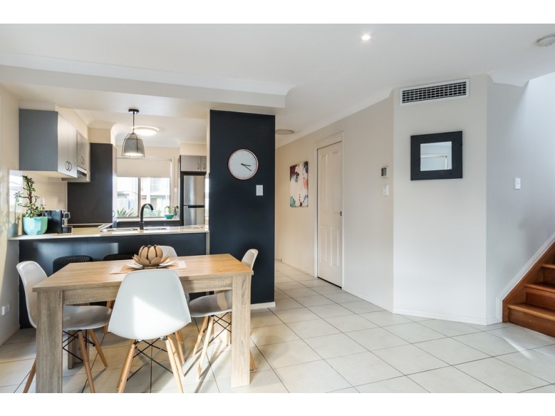 27/24 Tallis Street, Wakerley QLD 4154