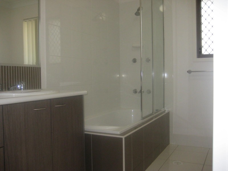 1/5 Cotterell, Kallangur QLD 4503