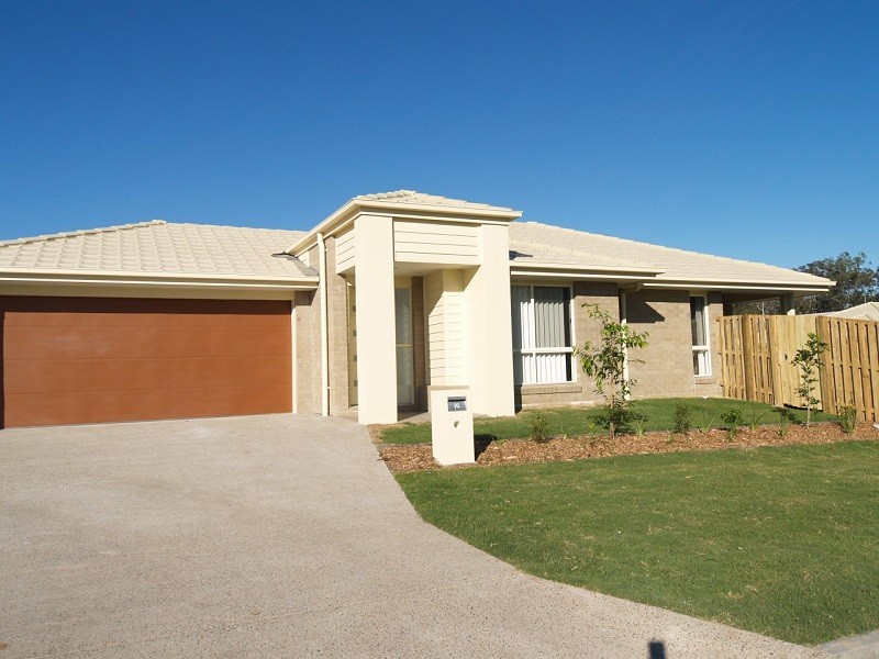 2 Clarence Street, Pimpama QLD 4209