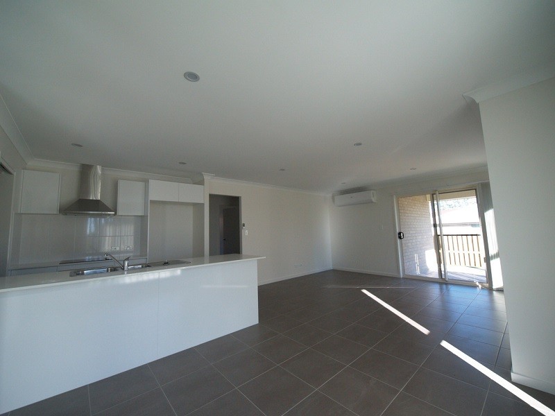 2 Clarence Street, Pimpama QLD 4209