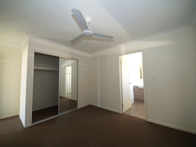 2 Clarence Street, Pimpama QLD 4209