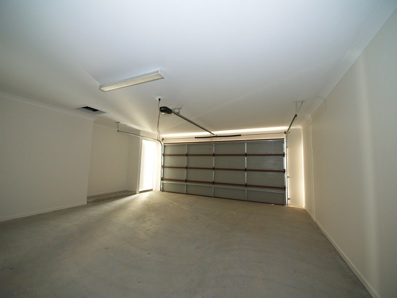 2 Clarence Street, Pimpama QLD 4209