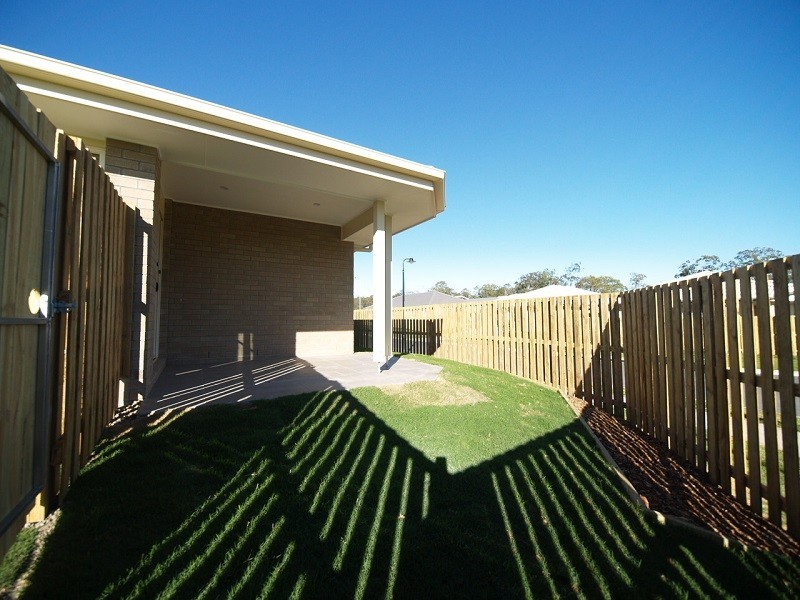 2 Clarence Street, Pimpama QLD 4209