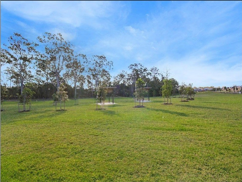 2 Clarence Street, Pimpama QLD 4209