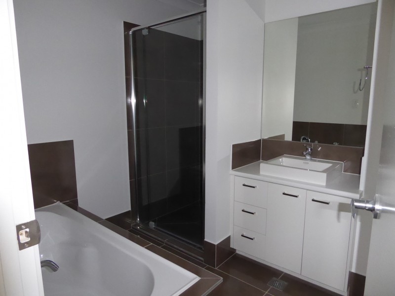 42 grahams rd, Strathpine QLD 4500