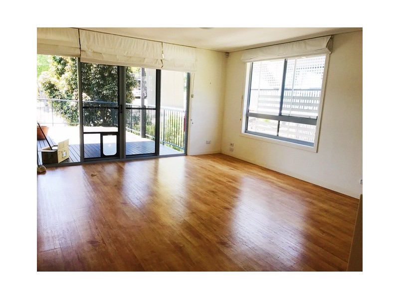 3/3 prospect tce, St Lucia QLD 4067