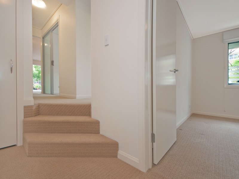 3/3 prospect tce, St Lucia QLD 4067