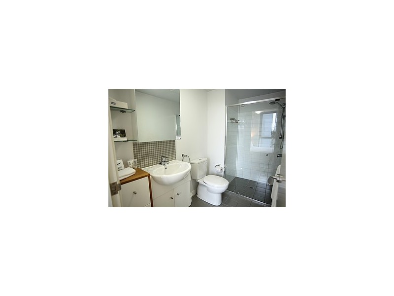 2 / 454 Upper Edward Street, Spring Hill QLD 4000