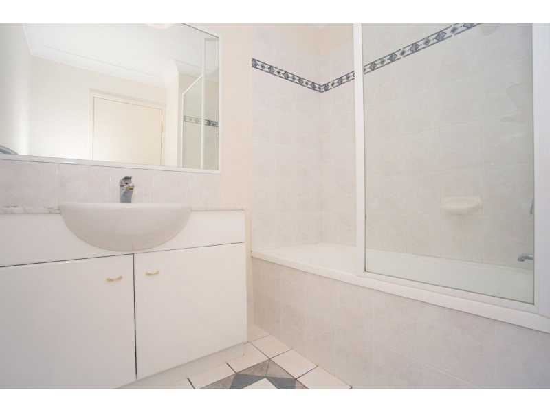 20 Wakefield Street, Coorparoo QLD 4151