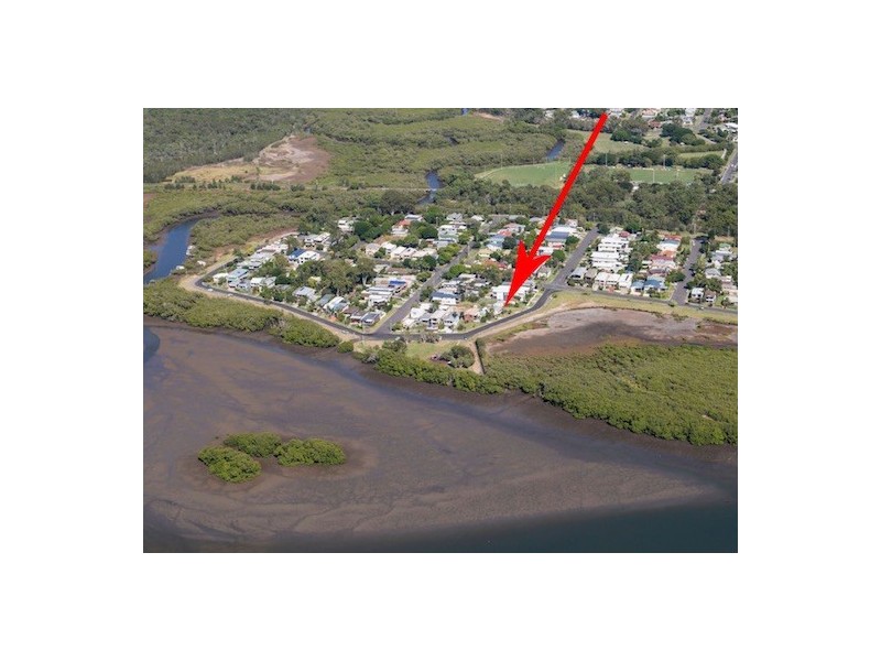 819 Esplanade, Lota QLD 4179