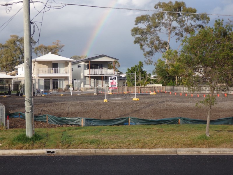 819 Esplanade, Lota QLD 4179