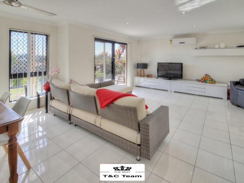 127 Stones Rd, Sunnybank Hills QLD 4109