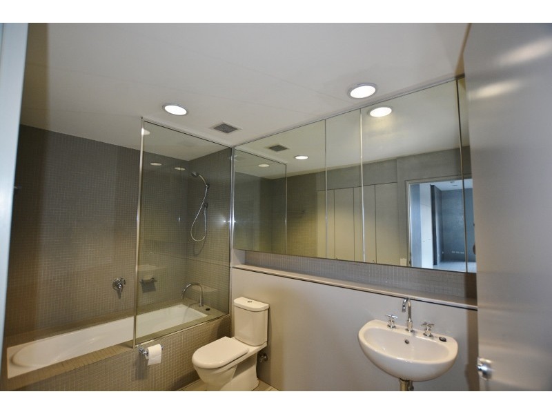 B01 / 38 Skyring Tce, Teneriffe QLD 4005