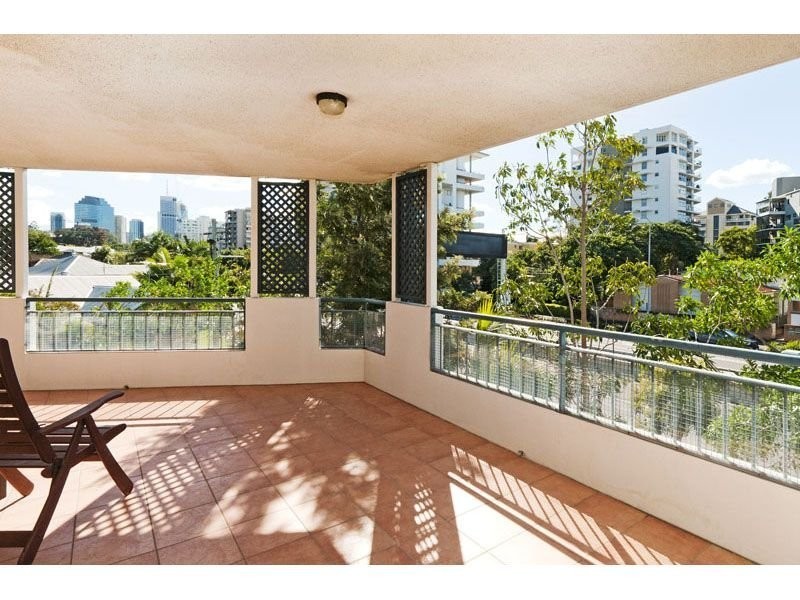 15 239 SHAFSTON AVENUE, Kangaroo Point QLD 4169