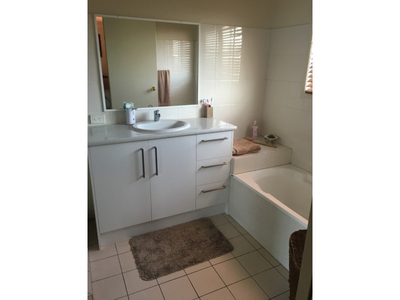 118 Highfield Drive, Merrimac QLD 4226