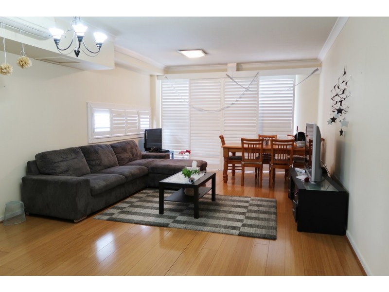 8 Belgrave road, Indooroopilly QLD 4068