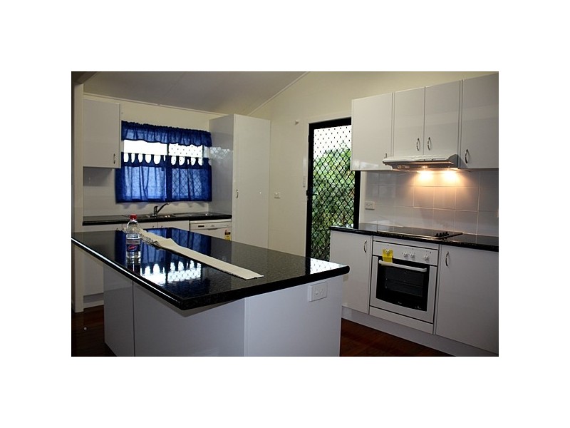 8 Hillsdale Street, Morningside QLD 4170