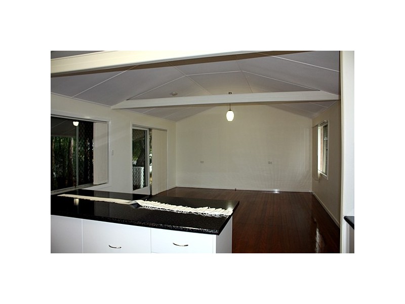 8 Hillsdale Street, Morningside QLD 4170