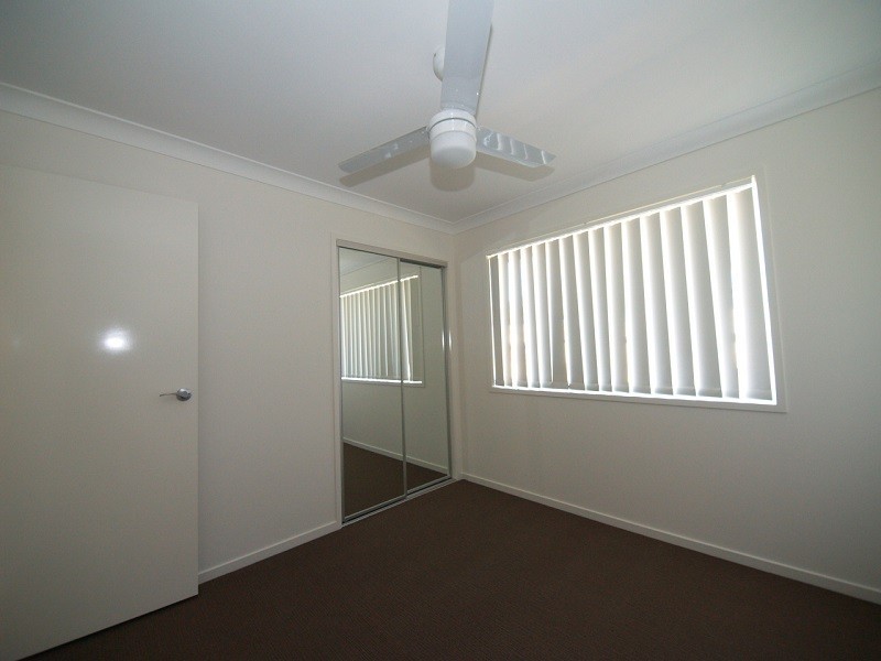 2 Clarence Street, Pimpama QLD 4209