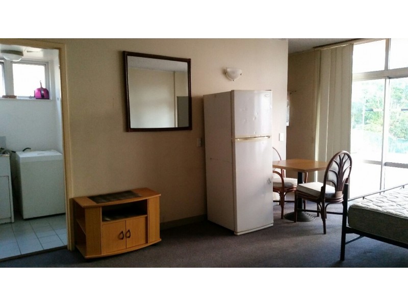 103/2 Barney Street, Southport QLD 4215