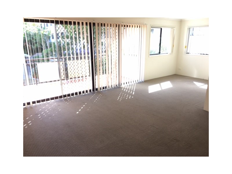 45 Harries Rd, Coorparoo QLD 4151