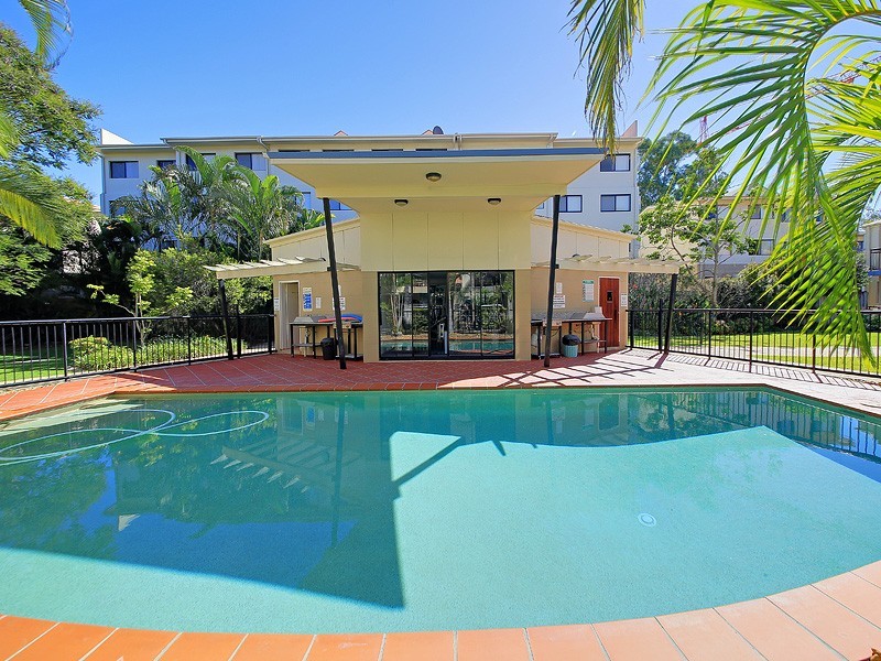 45 Harries Rd, Coorparoo QLD 4151