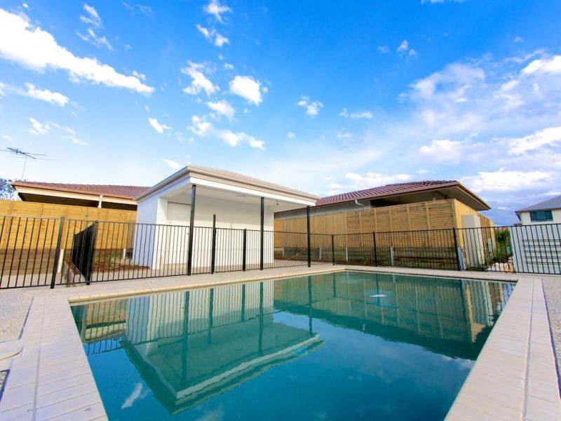 30 Girraween Crescent, Parkinson QLD 4115