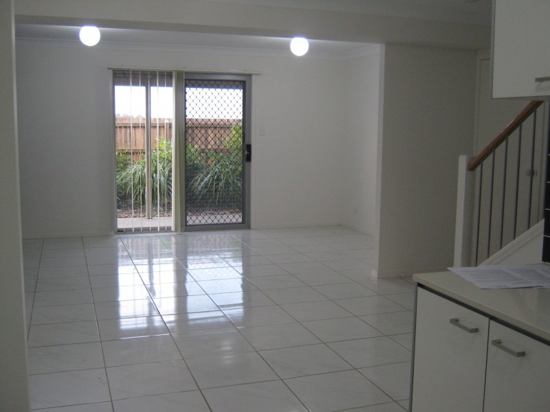 4/2 LAVENDER DRIVE, Griffin QLD 4503