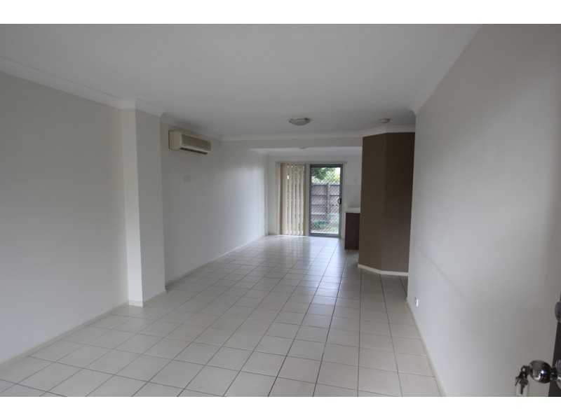2-8 Meadowbrook Drive, Meadowbrook QLD 4131