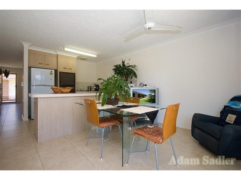 2/9 Elwood Court, Burleigh Waters QLD 4220