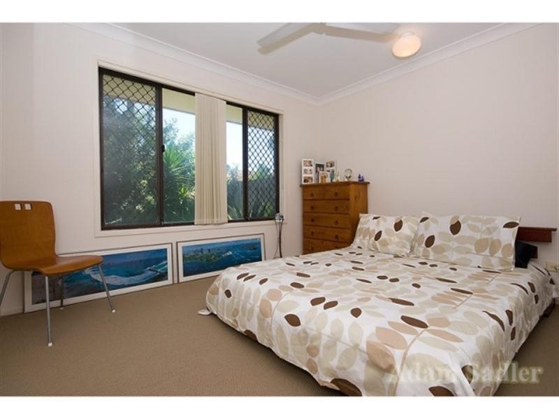 2/9 Elwood Court, Burleigh Waters QLD 4220