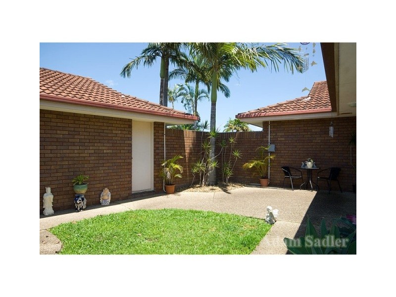 2/9 Elwood Court, Burleigh Waters QLD 4220