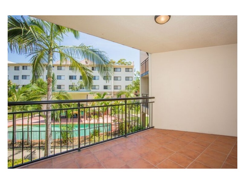 52/45 Harries Rd, Coorparoo QLD 4151