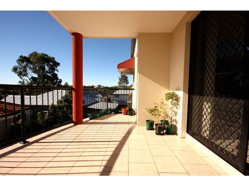 15 Dansie Street, Greenslopes QLD 4120