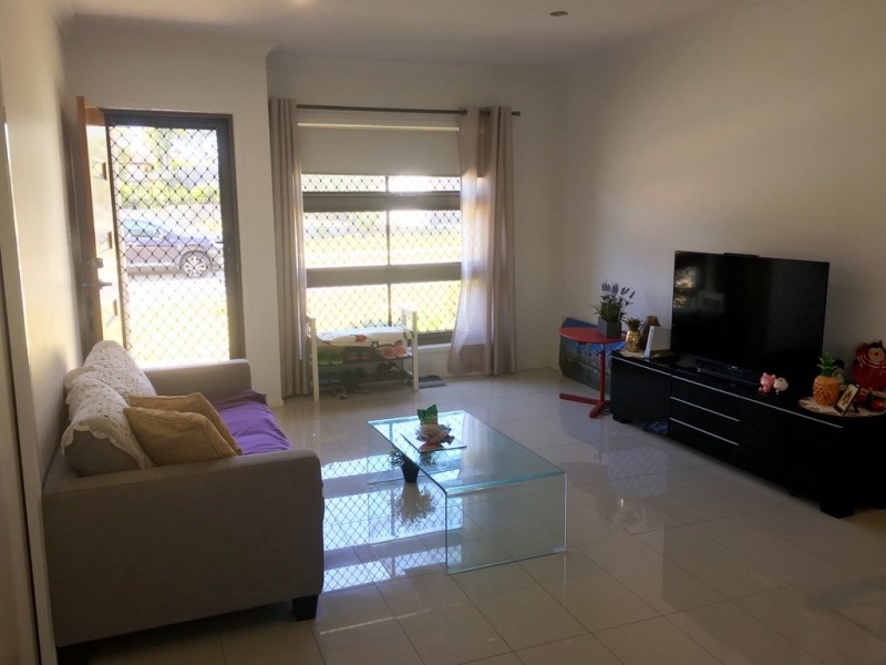 30 Girraween Crescent, Parkinson QLD 4115