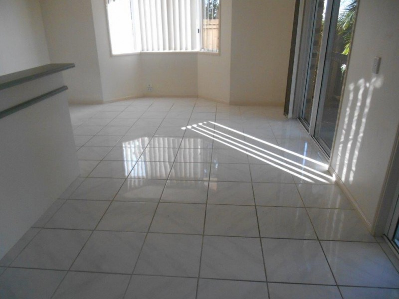 16 264 SUMNERS ROAD, Riverhills QLD 4074