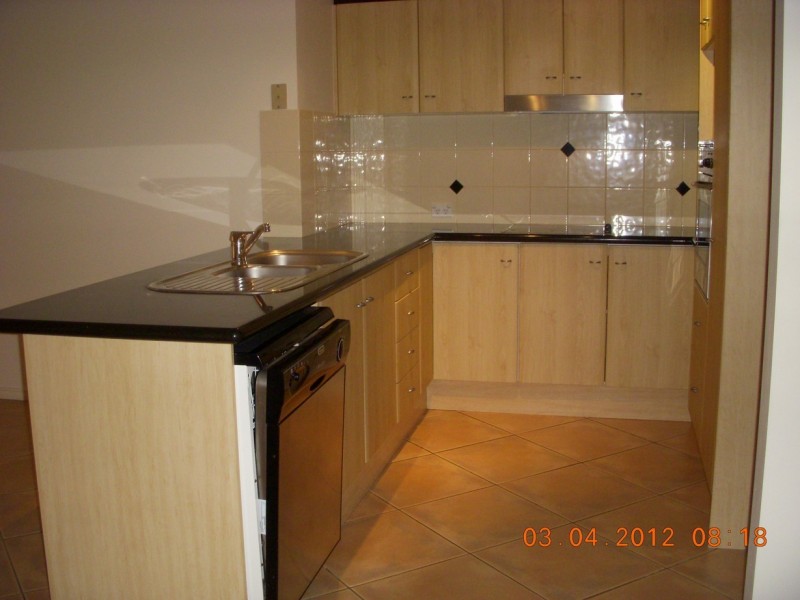 6/82-86 Limetree Parade, Runaway Bay QLD 4216