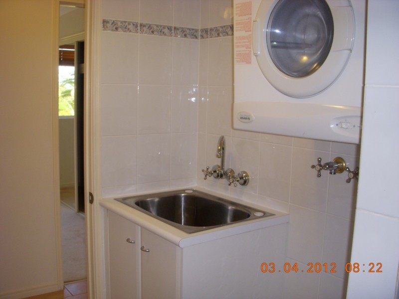 6/82-86 Limetree Parade, Runaway Bay QLD 4216