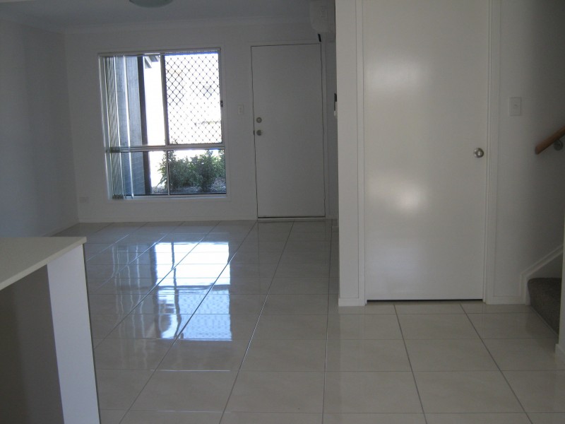 8/1 Santa Ana Lane, Griffin QLD 4503